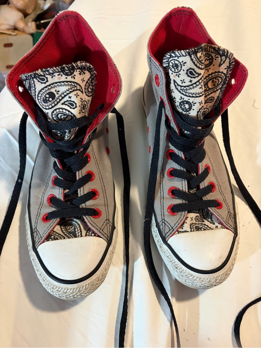 Chuck Taylor Converse High-Top Canvas Sneakers Gray Red eyes Paisley Accent M7W9